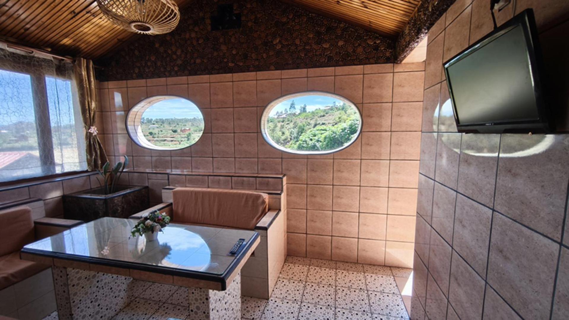 Hotel Restaurant Le Miamiam Glouglou Ambositra Екстер'єр фото