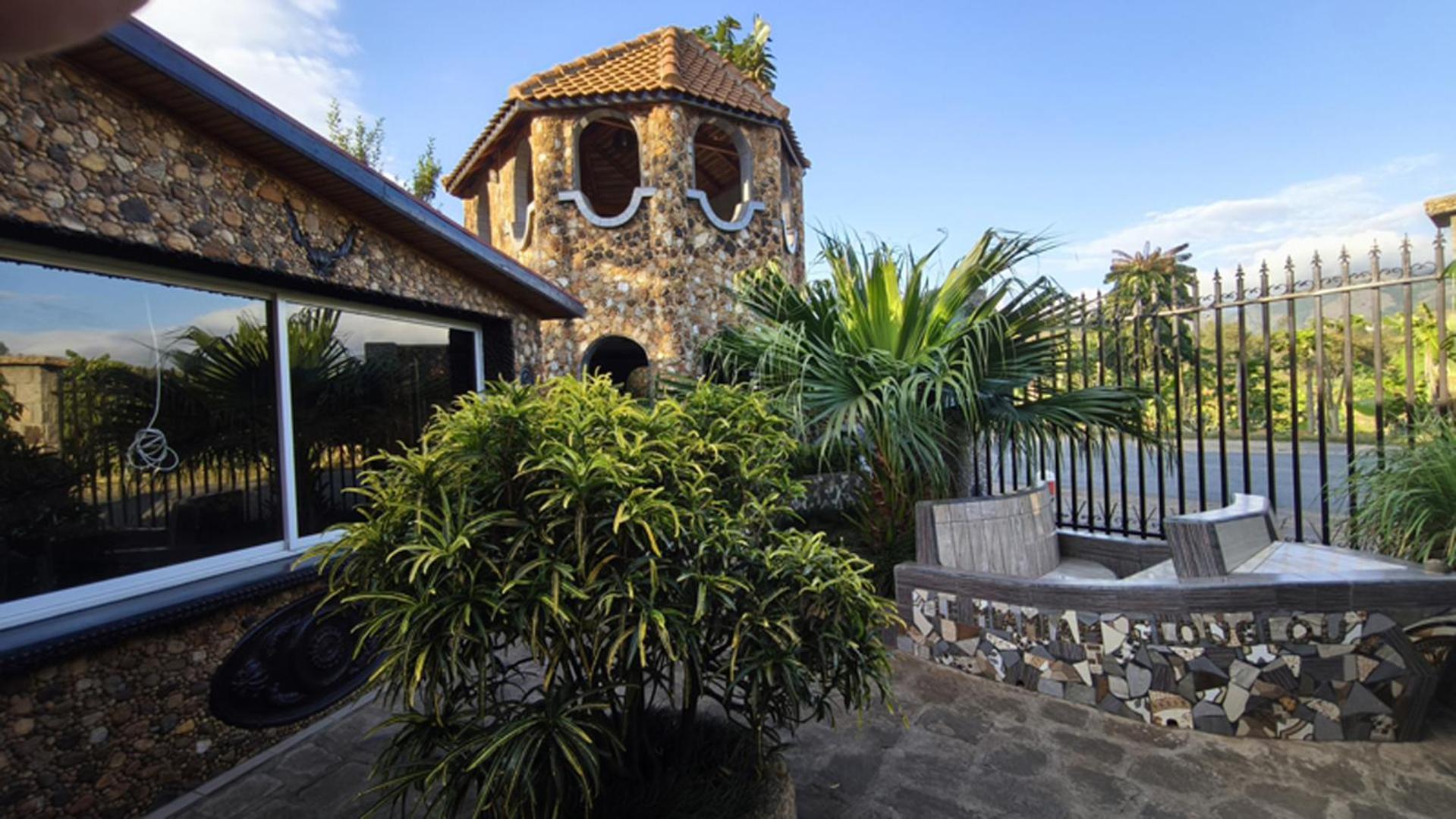 Hotel Restaurant Le Miamiam Glouglou Ambositra Екстер'єр фото
